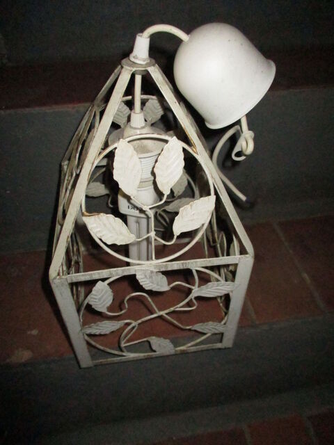 1 Lanterne en fer forg� tr�s bon �tat et autres mod�les  0 M�rignies (59)