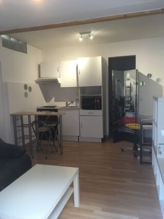  Appartement à louer 2 pièces 27 m²