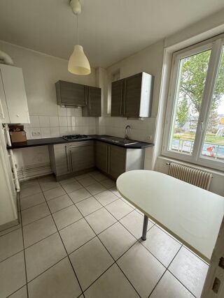  Appartement à louer 2 pièces 45 m² Clermont-ferrand
