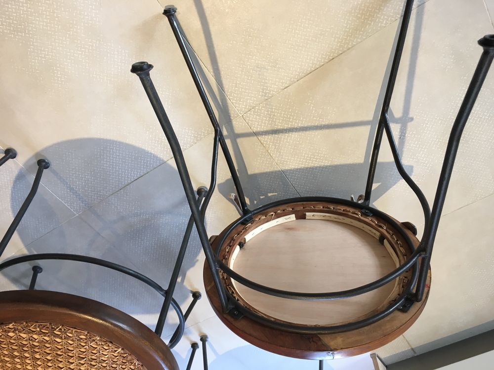 CHAISES LUBERON Meubles