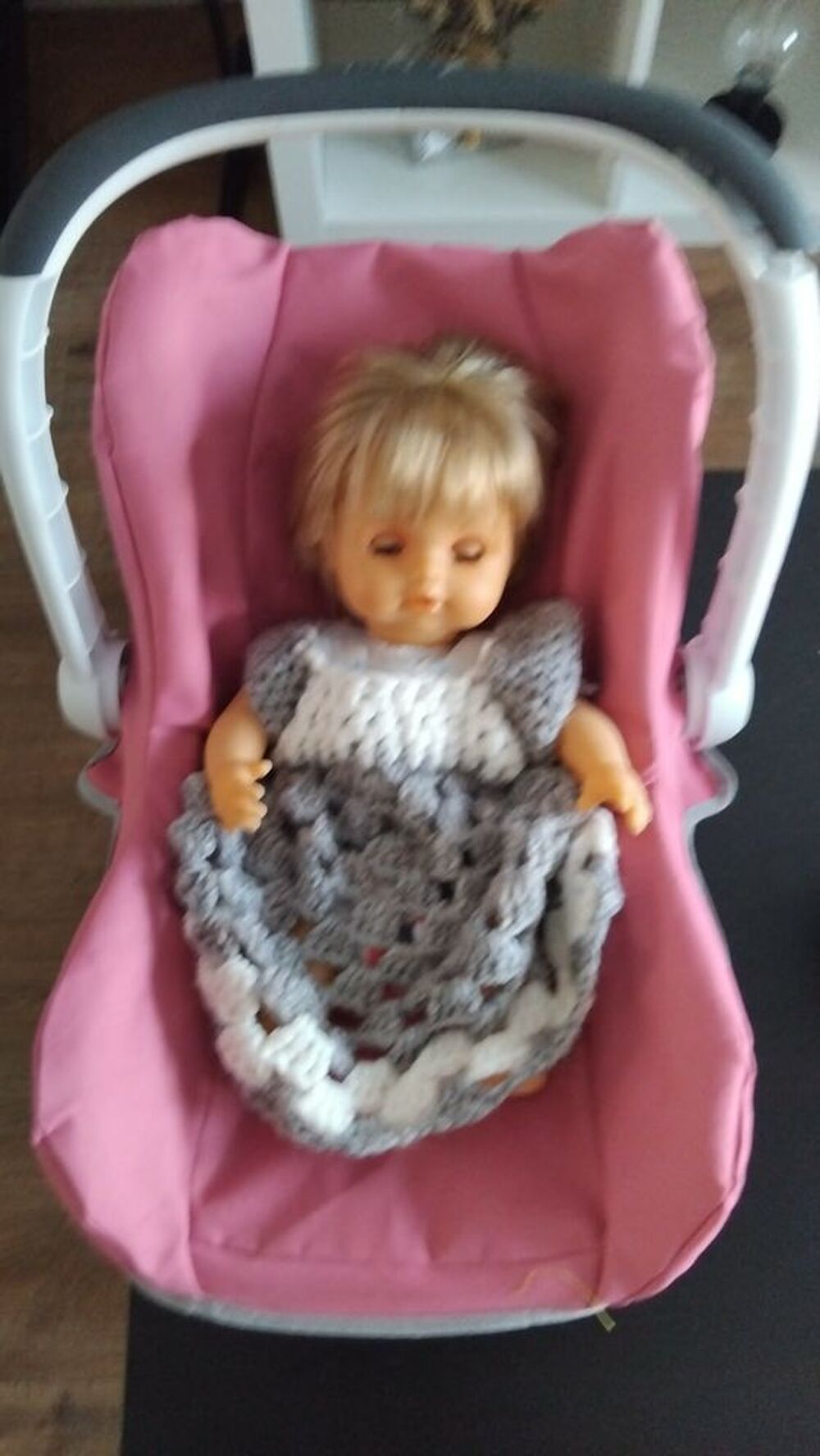 cosy pour poupon smoby , avec poupon etat impeccable , Jeux / jouets