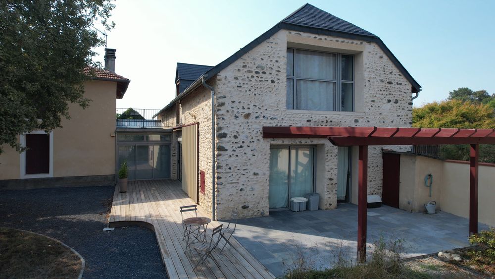 Vente Maison Entièrement rénovée par architecte, ancienne ferme béarnaise Ousse