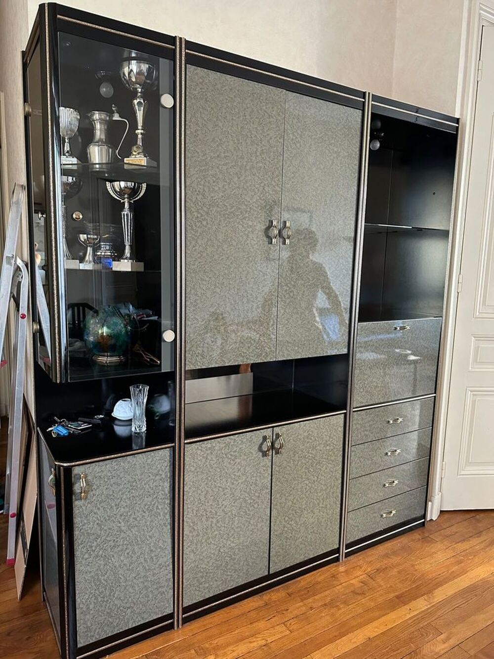 Meuble Vaisselier vitrine et table assortie Meubles