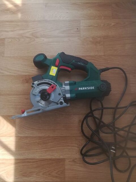 mini Scie plongeante / Livraison 5 Lyon 4 (69)