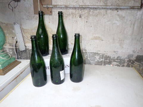 bouteilles  vide  a champagne 0 Courthzon (84)