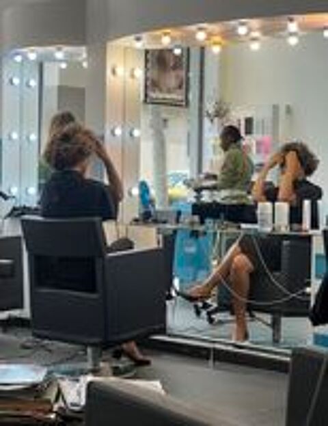   Vend salon de coiffure proche métro Garibaldi à Lyon 