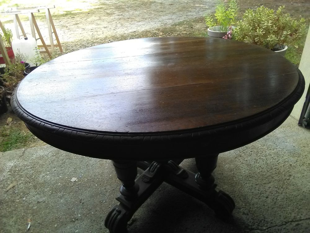 table ovale ch&ecirc;ne massif teinte ch&ecirc;ne dore Meubles