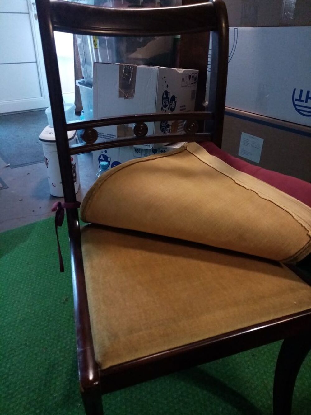 Table ronde en acajou / 2 rallonges / 4 chaises Meubles