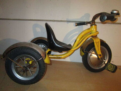 VIEUX VELO ENFANT TRICYCLE  POWERLITE  35 Villepinte (93)