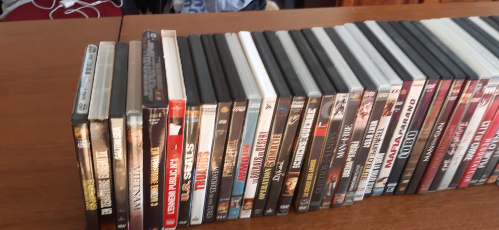 Dvd toutes sortes au choix pulsieurs dizaines DVD et blu-ray