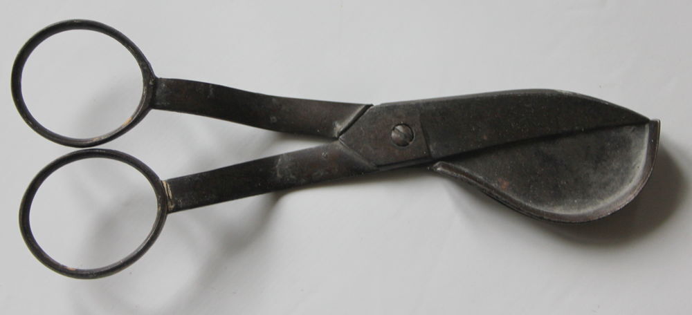 Paire de CISEAUX Mouchette &agrave; M&egrave;che 