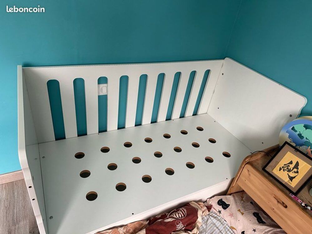 lit &eacute;volutif b&eacute;b&eacute;-enfant 70x140 Noukies + matelas Puriculture