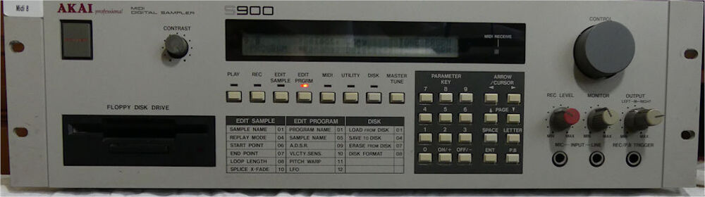 Sampler Akai Professional S900 avec nombreux sons Instruments de musique