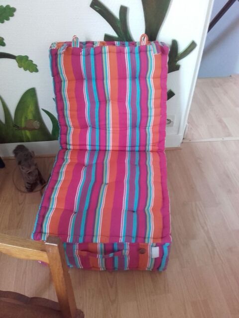 pouf/ lit 30 Coye-la-Fort (60)