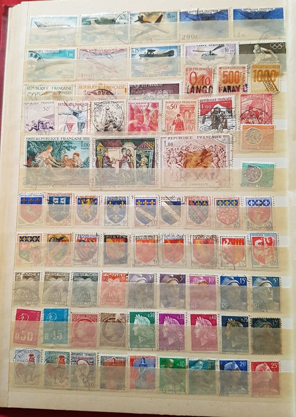collection de timbres dont certains tres anciens 