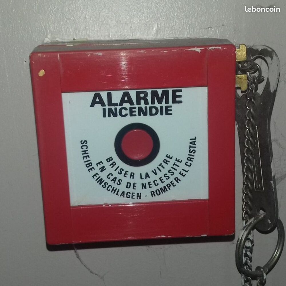 Cherche Ancien Mat&eacute;riel Incendie Legrand en Don Bricolage