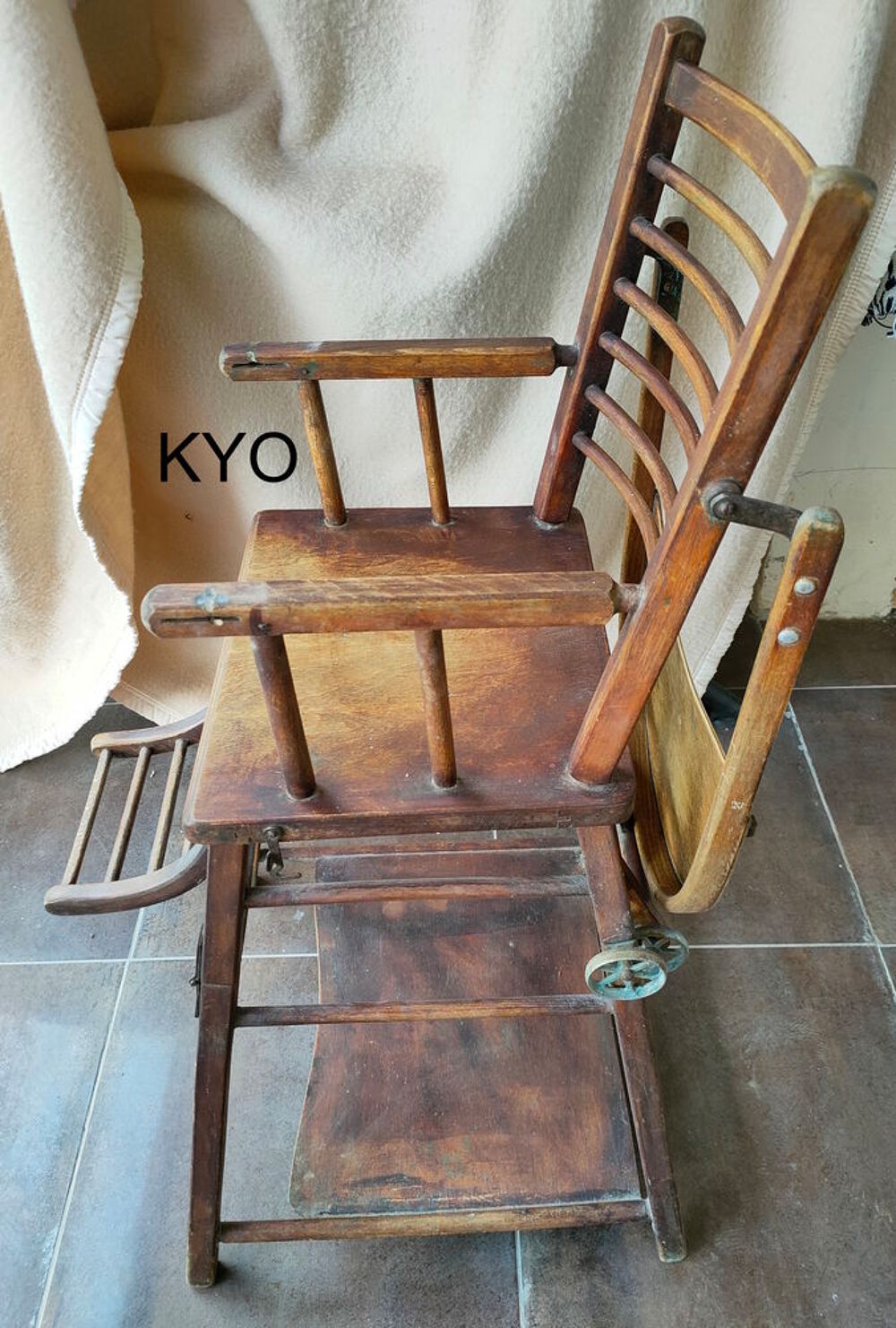 Chaise haute bois b&eacute;b&eacute; vintage ancienne transformable bureau Mobilier enfants