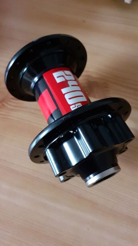 moyeu avant VTT DT swiss 240s 15x100 75 Haussy (59)