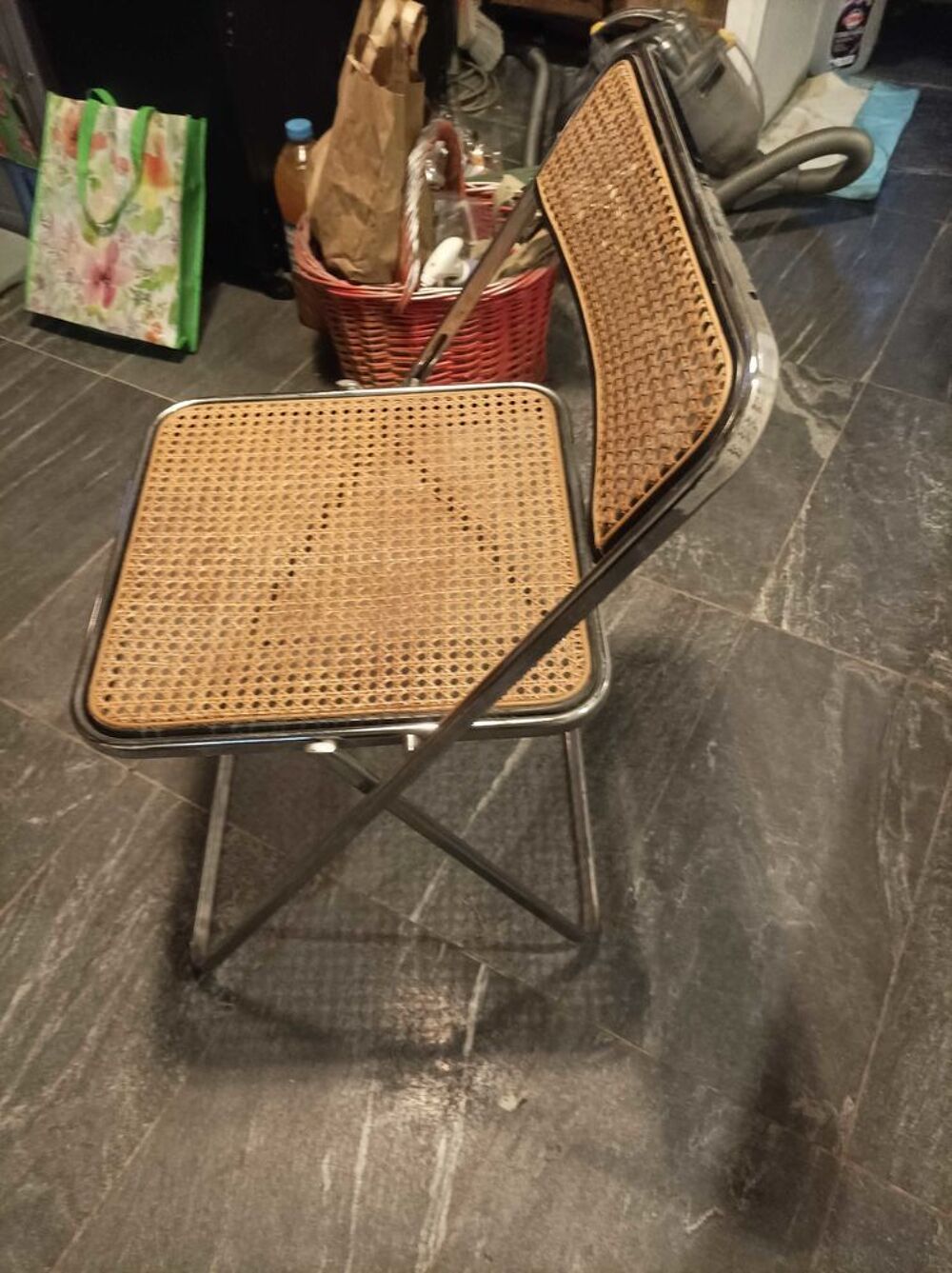 chaise cannel&eacute;e vintage Meubles