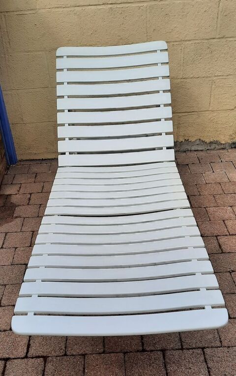 Chaise longue et chaises de jardin 160 Wattrelos (59)