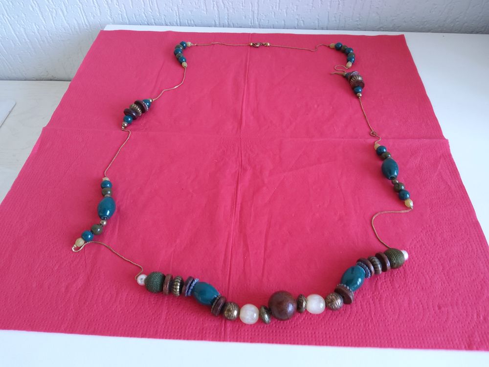 COLLIER SAUTOIR avec cha&icirc;nette Bijoux et montres