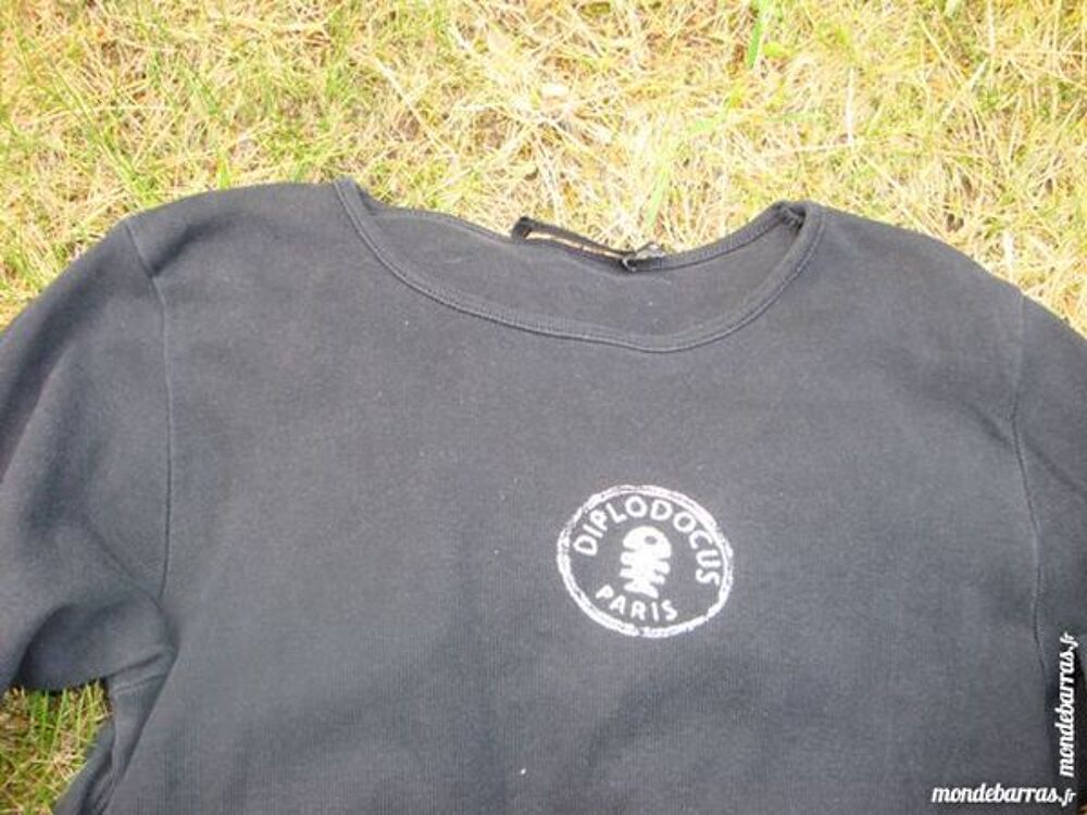Pull noir &agrave; manches longues marque DIPLODOCUS Vêtements