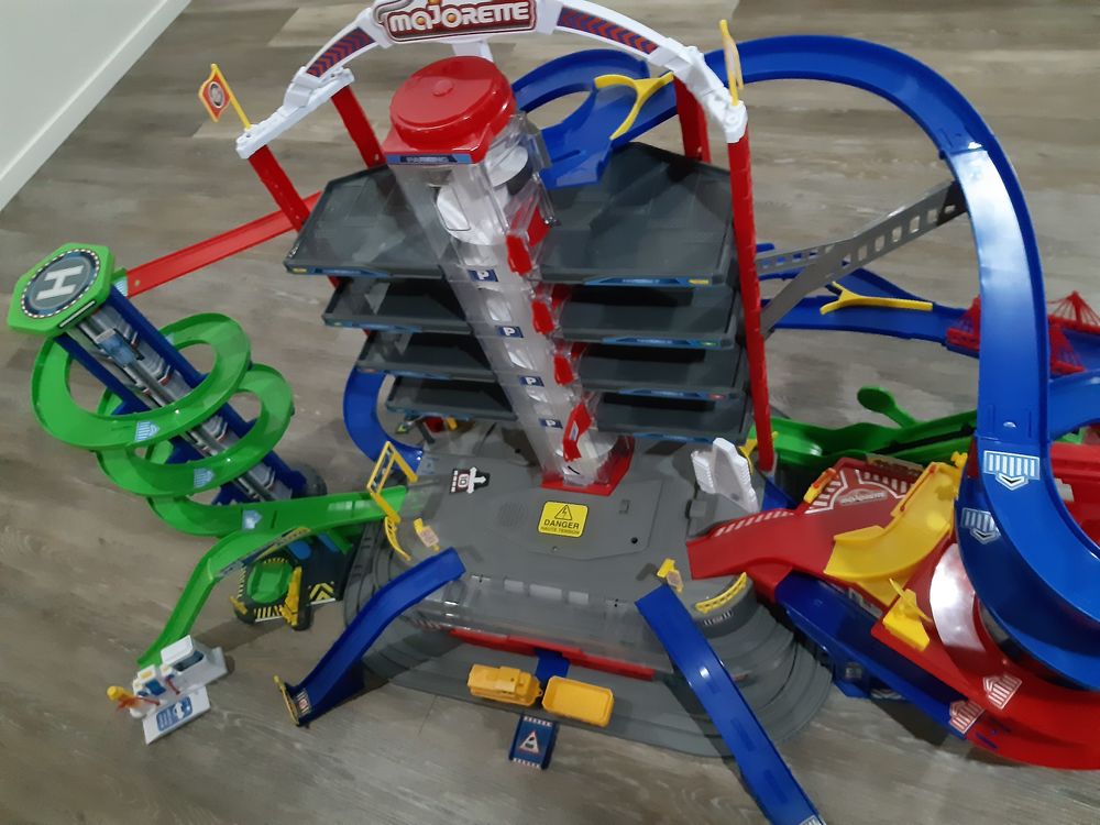 Grand Garage Majorette avec 12 voitures Jeux / jouets