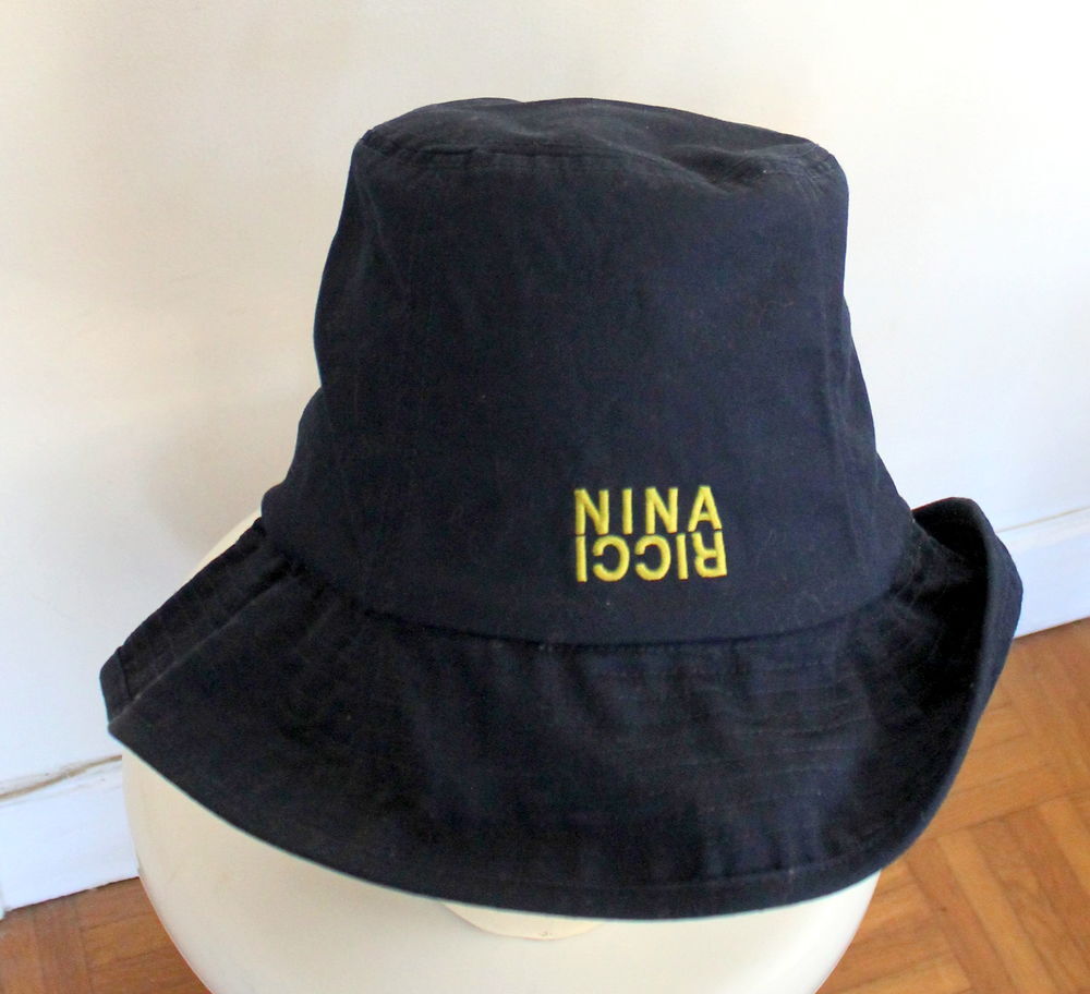 Chapeau marine NINA RICCI Vêtements