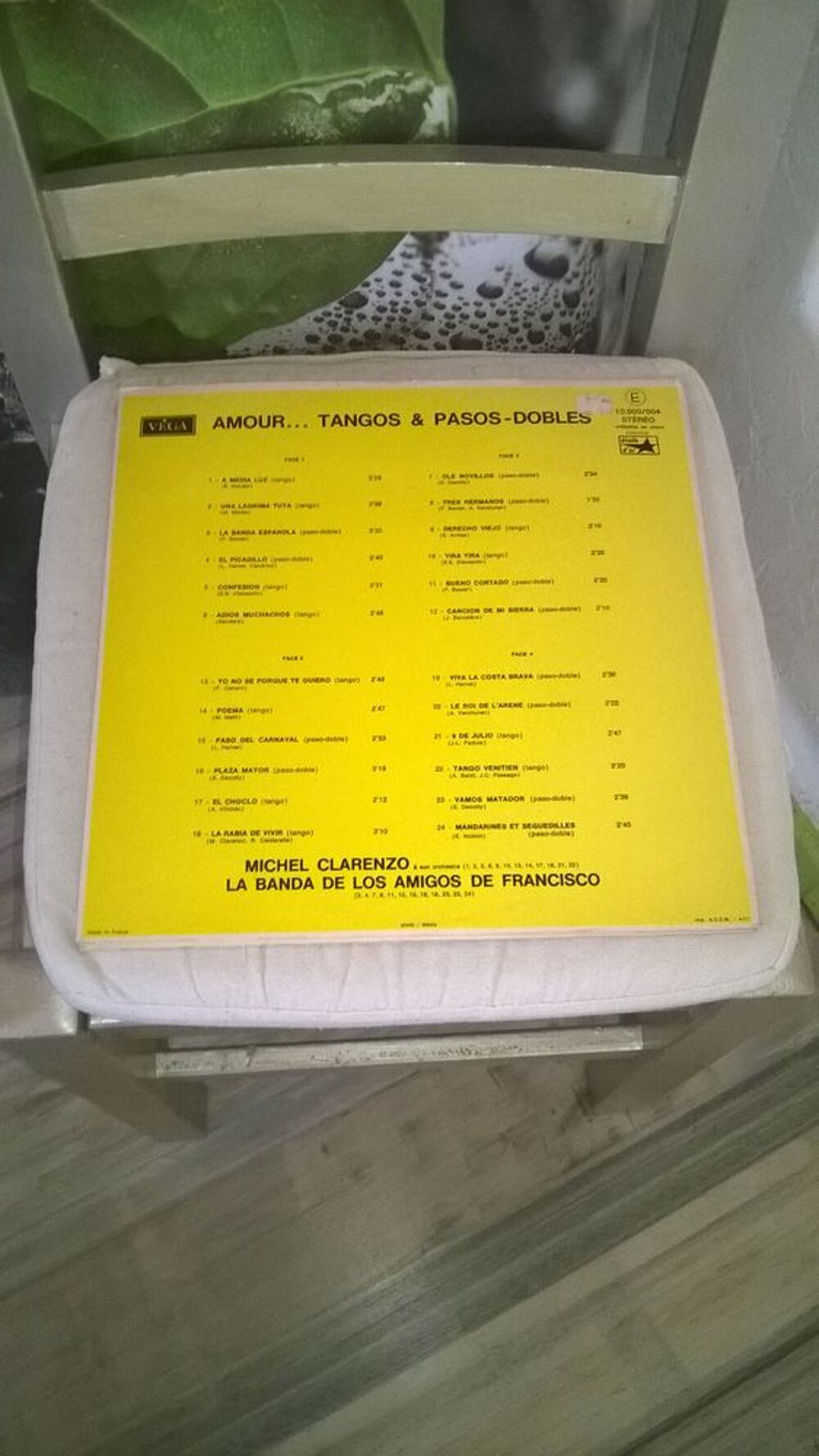 Vinyle Amour, Tangos &amp; Pasos-Dobles
Clarenzo Et Son Orchest CD et vinyles