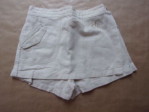 Jupe short en taille 8 ans 1 Montaigu-la-Brisette (50)