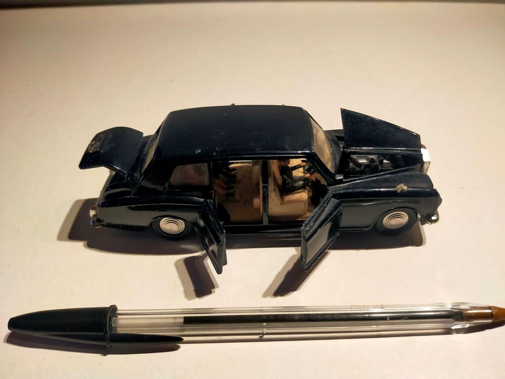 DINKY TOYS (meccano) Rolls Royce Phantom V

