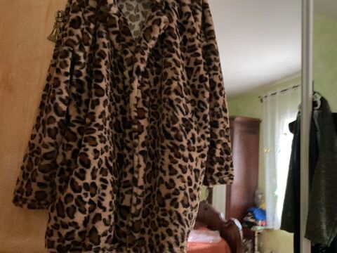 Tr�s belle veste fausse fourrure 55 Six-Fours-les-Plages (83)