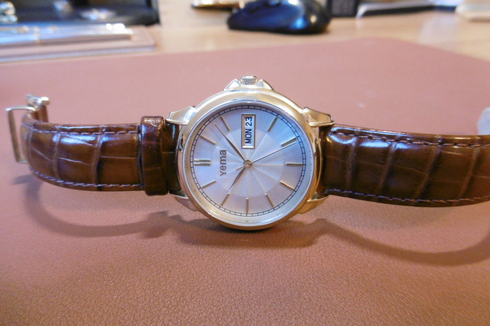 Montre NEUVE Yema jamais port&eacute;e Bijoux et montres