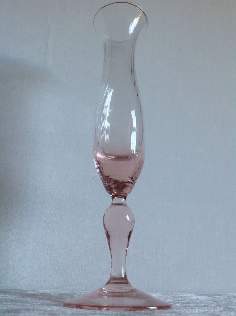VASE COUPE EN CRISTAL ROSE Ht 21,8 cm Envoi Possible
Décoration