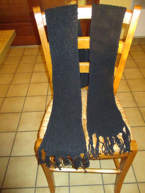 cachez--nez ou �charpe noire longueur 2 m environ 0 M�rignies (59)