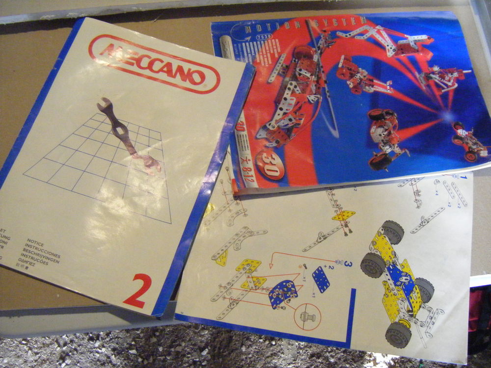 Boite MECCANO N&deg; 30 + pi&egrave;ces diverses en plastique Jeux / jouets