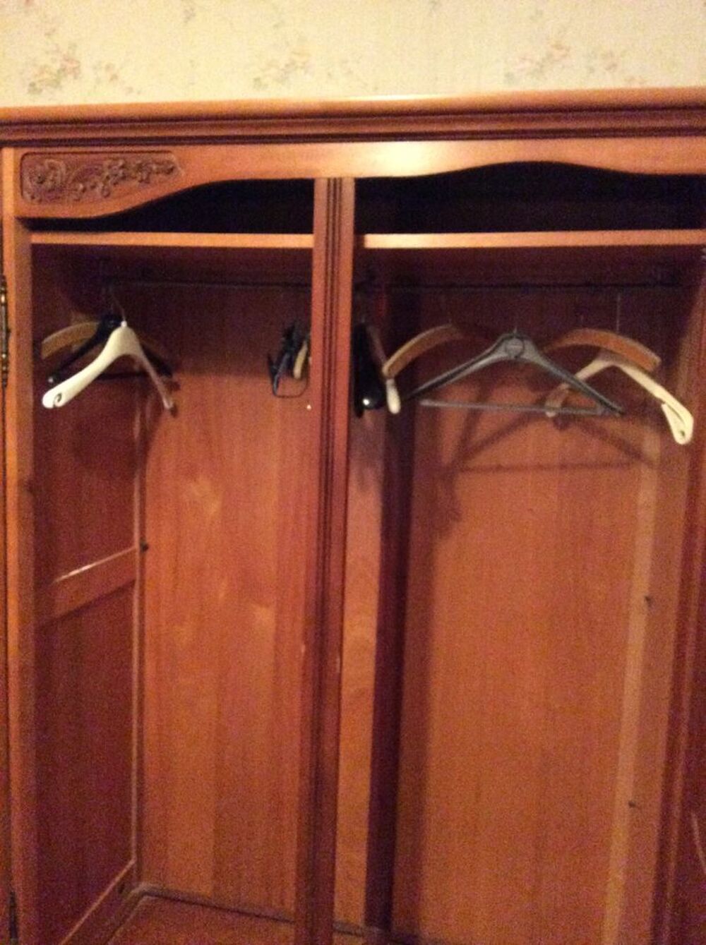 armoire style Louis XV Meubles