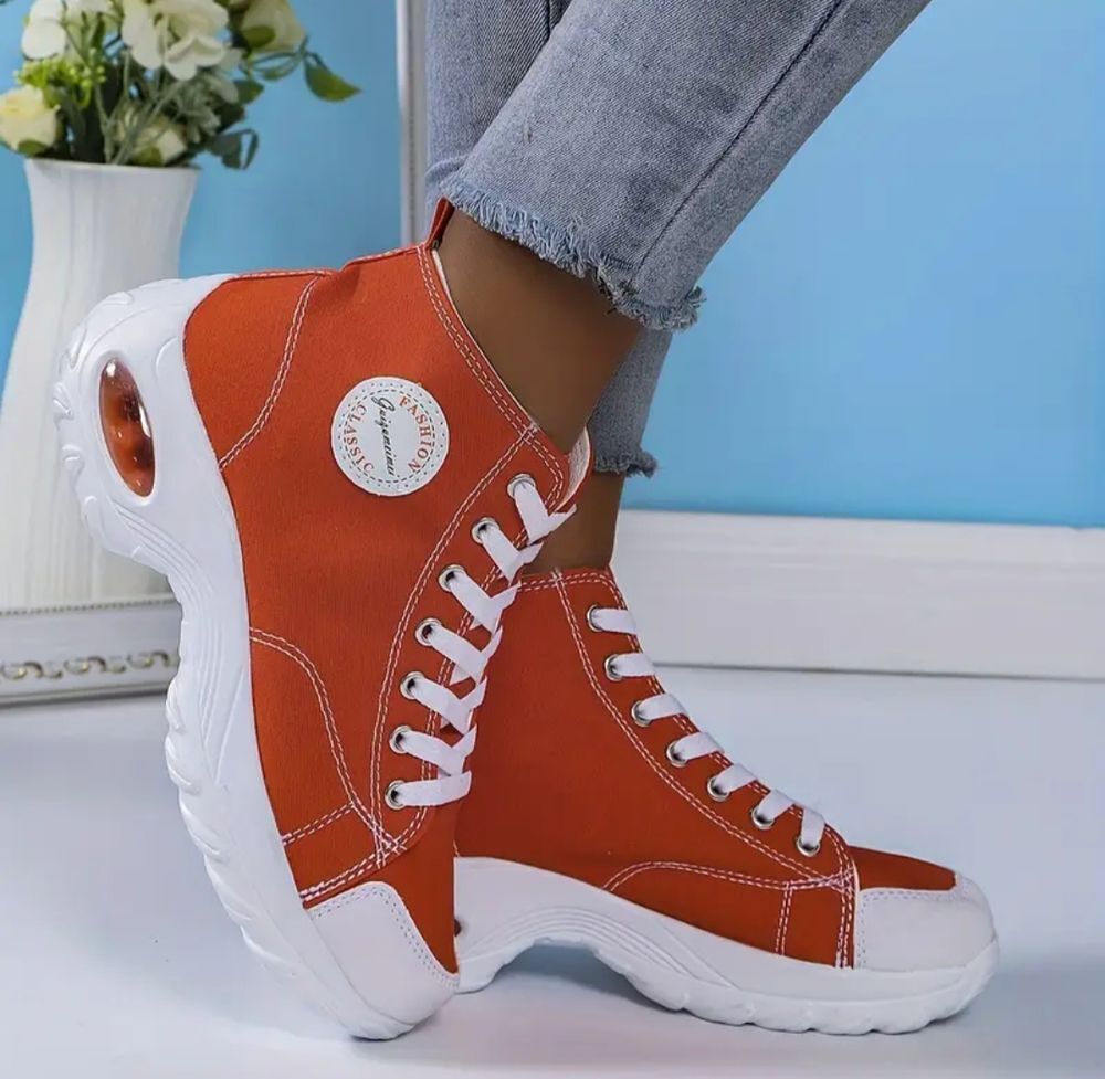 Magnifique basket orange et blanche Chaussures