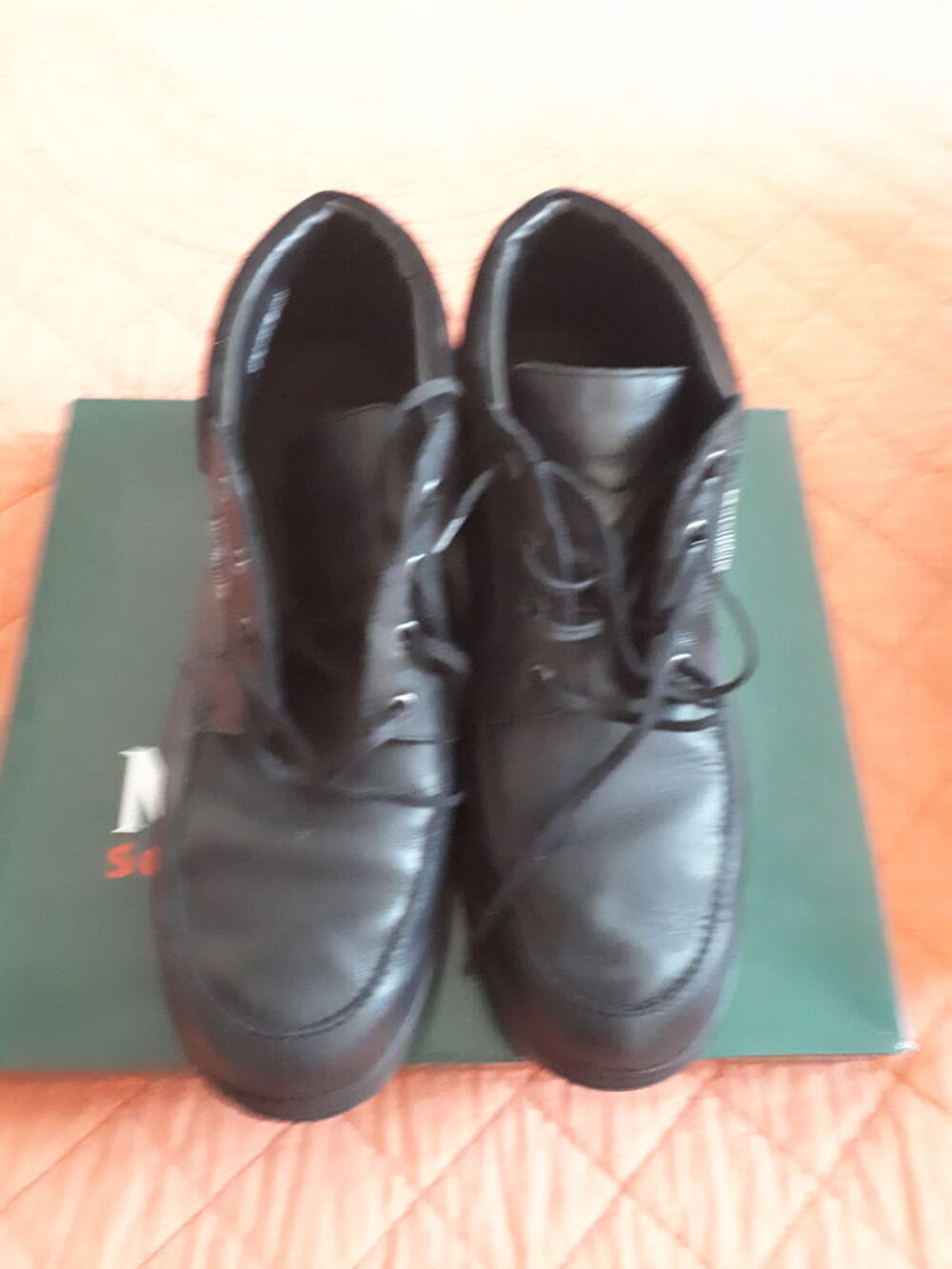  M&eacute;phisto mod&egrave;le DARWIN noire. Chaussures