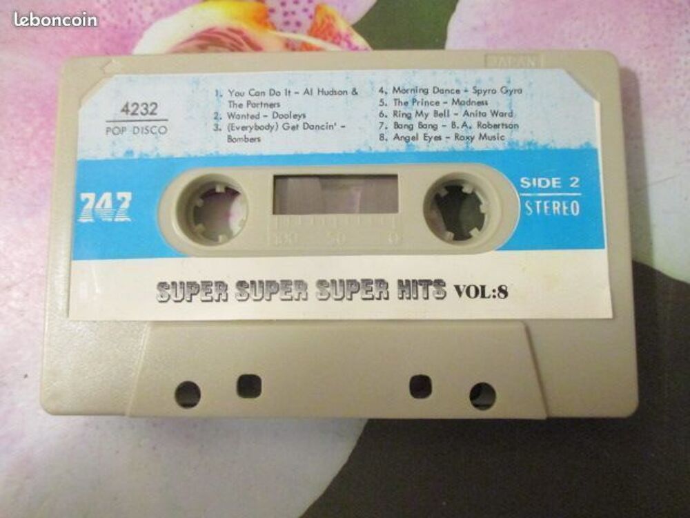 Cassette audio Super Super Super Hits CD et vinyles