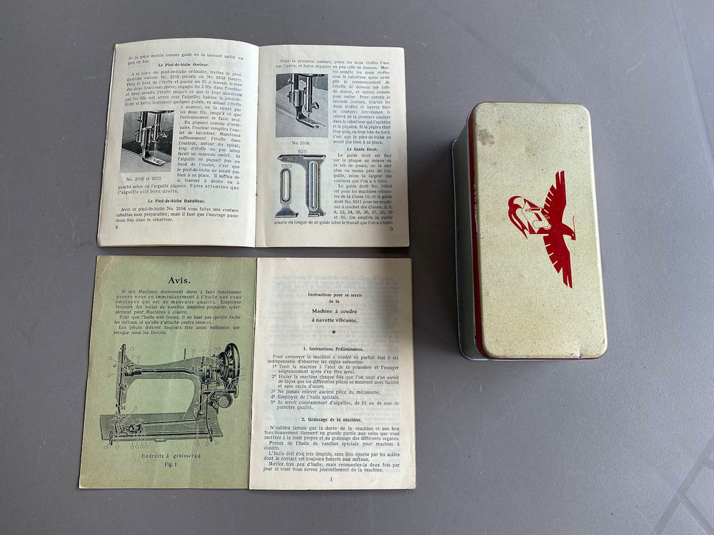 Anciens outils et revues de la machine a? coudre anciennes 