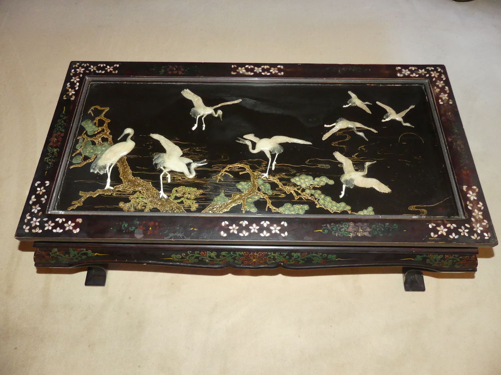 Table chinoise laqu&eacute;e d&eacute;cor H&eacute;rons Meubles