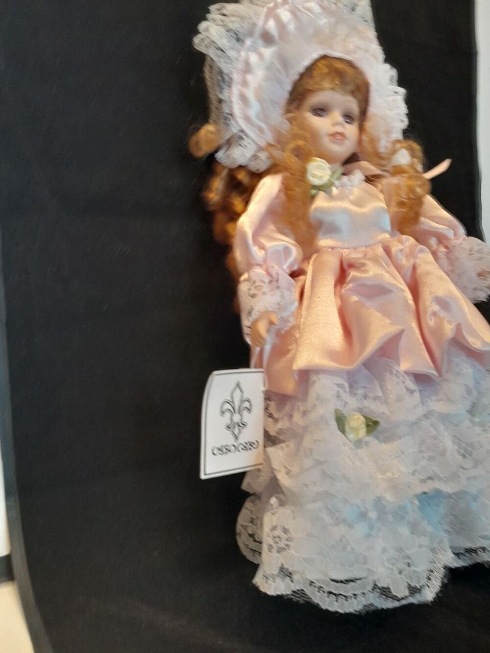 Poup&eacute;e ancienne de collection "les favorites du Roi" 