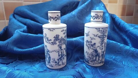 Trs joli duo de flacons opaline blanche estampille URBIN 40 Olonne-sur-Mer (85)
