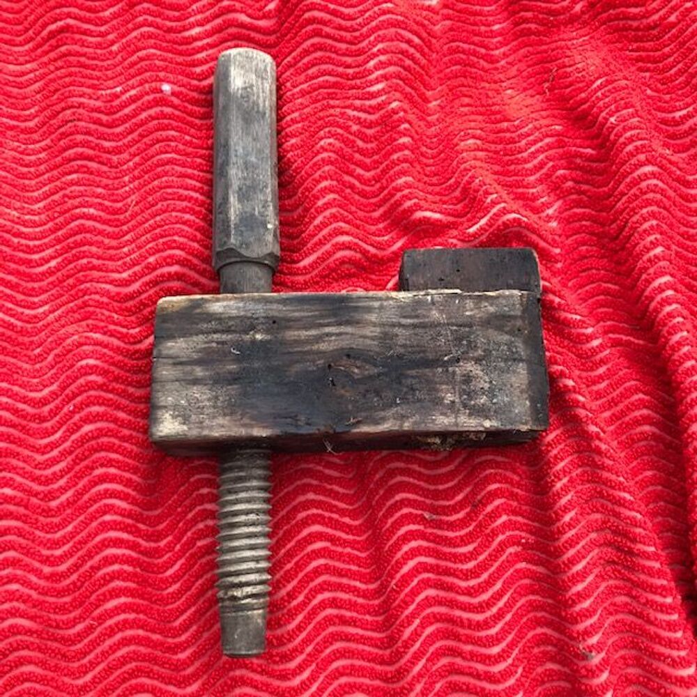 Vis g&eacute;ante en bois 