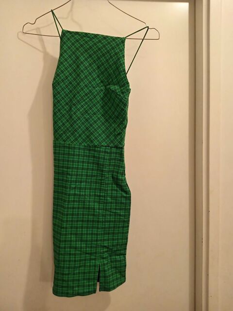 Robe, chic, Jennyfer, couleur vert. 10 Saint-Germain-l�s-Arpajon (91)