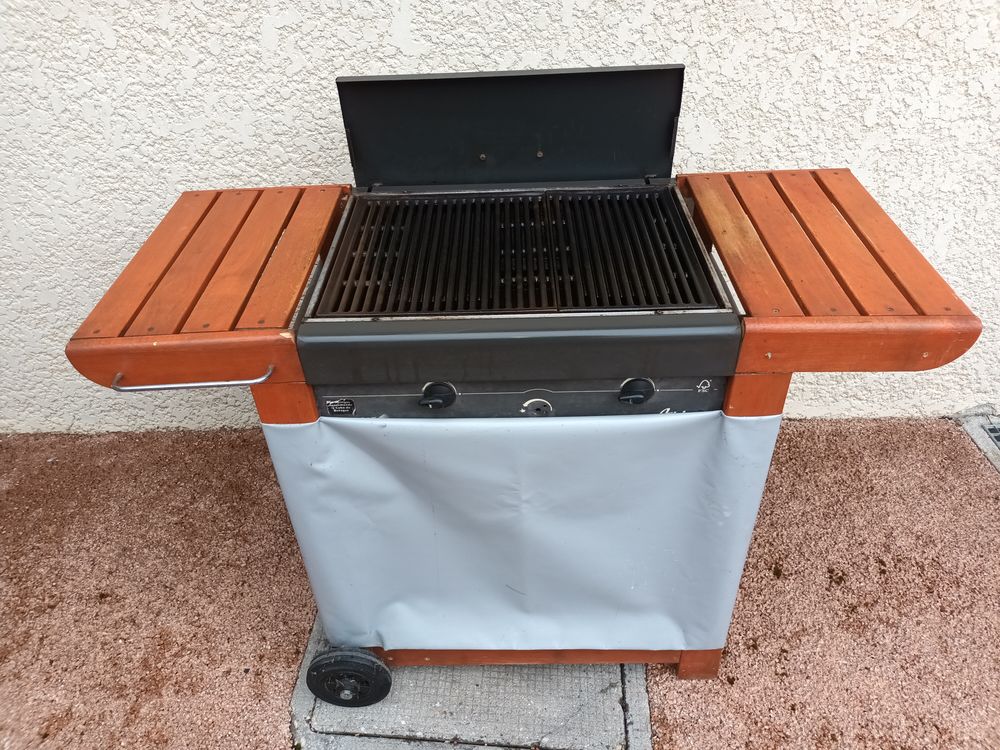 barbecue gaz sur chariot Jardin