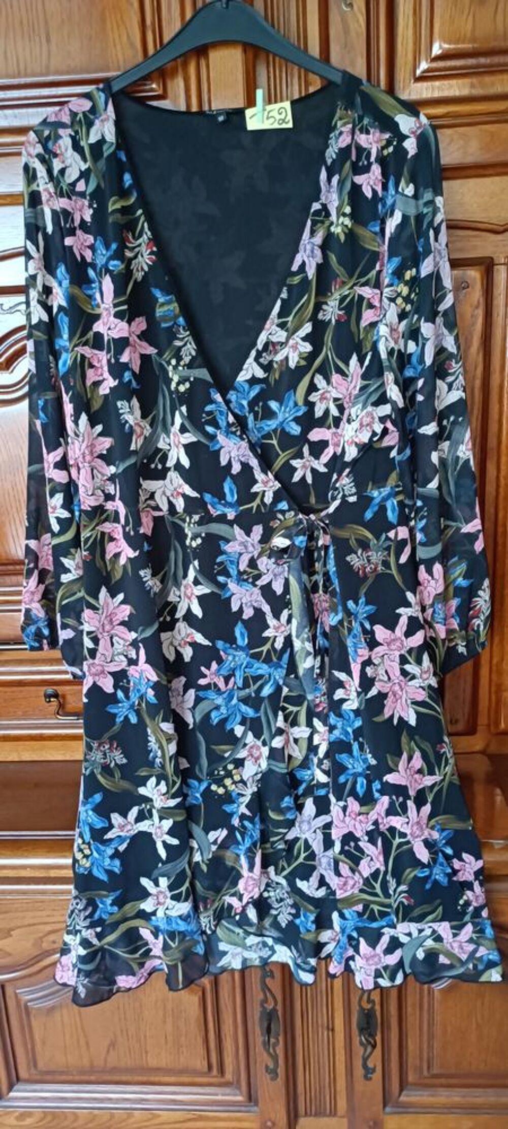 LOT DE V&Ecirc;TEMENTS F&Eacute;MININ POUR LA REVENTE Vêtements
