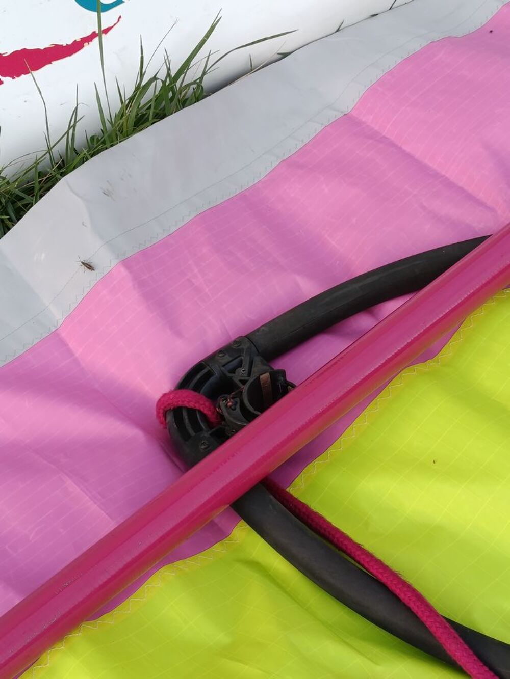 Planche &agrave; voile compl&egrave;te quasi-neuve 140€ &agrave; n&eacute;gocier Sports