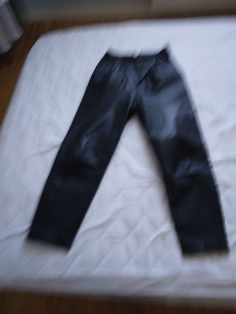 Pantalon en cuir noir Vtements
